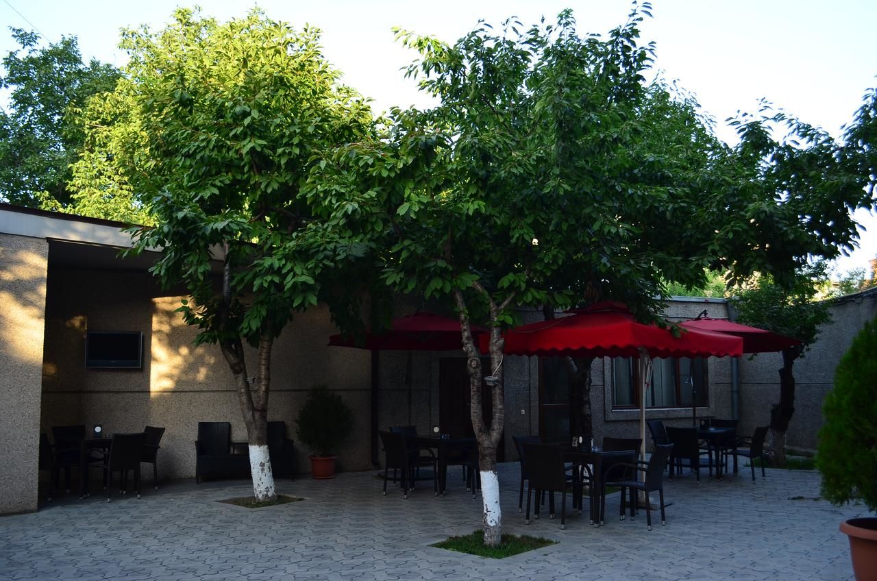 Отель Cascade Hotel Ереван-11