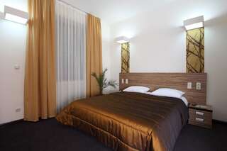 Отель Cascade Hotel Ереван Семейный люкс-1